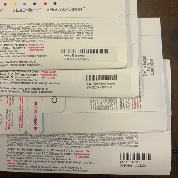 COLOR STREET "Green w/ Envy" Nail Strip Set - Picture 2 of 6